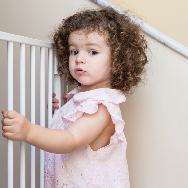 Sigurnosna vrata bijela, 74-105 cm, za stepenice i vrata, metal i drvo, dodatni paneli