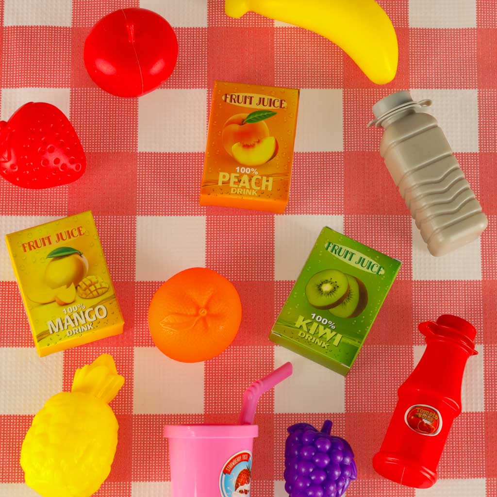 Piknik košara voćni sokovi pića hrana namirnice grickalice za piknik