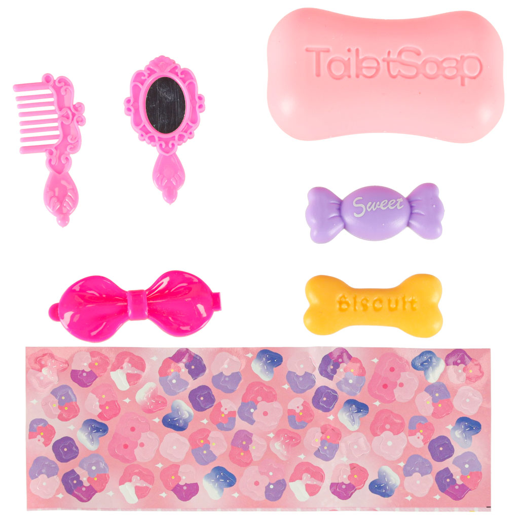 Zeko s mrkvom hoda i miče ušima