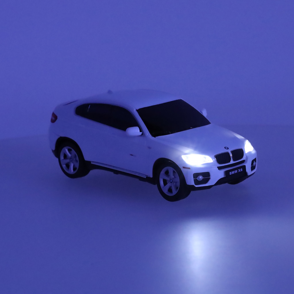 RC automobil Rastar 31700 BMW X6 1:24 bijeli