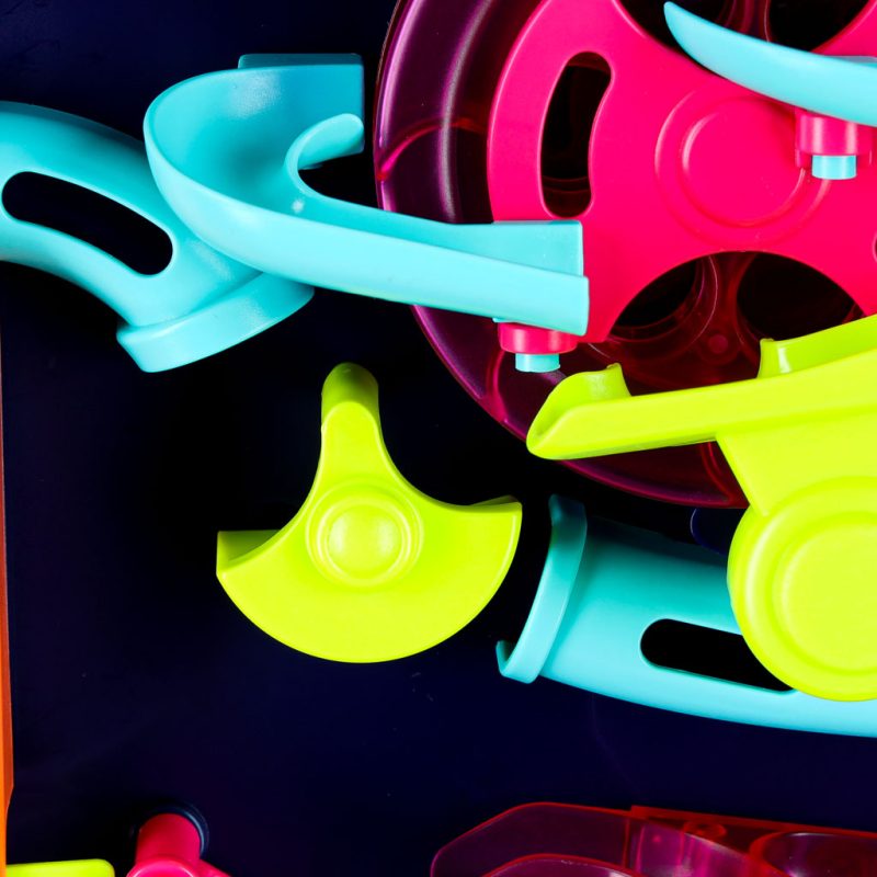 Arkadna igračka s preprekama za loptice 11