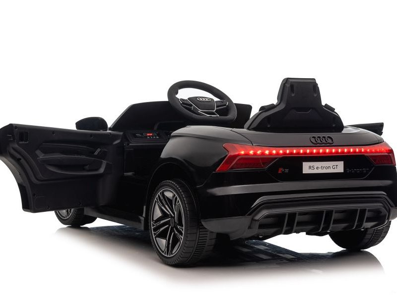 Automobil na akumulator Audi E-Tron crni GT QLS-6888