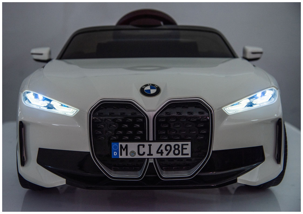 BMW I4 4x4 JE1009 Automobil na akumulator, bijeli
