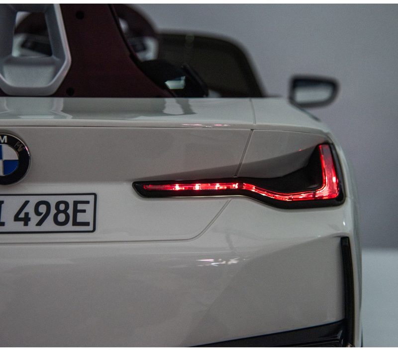 BMW I4 4x4 JE1009 Automobil na akumulator, bijeli