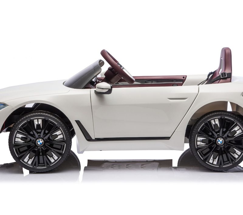 BMW I4 4x4 JE1009 Automobil na akumulator, bijeli