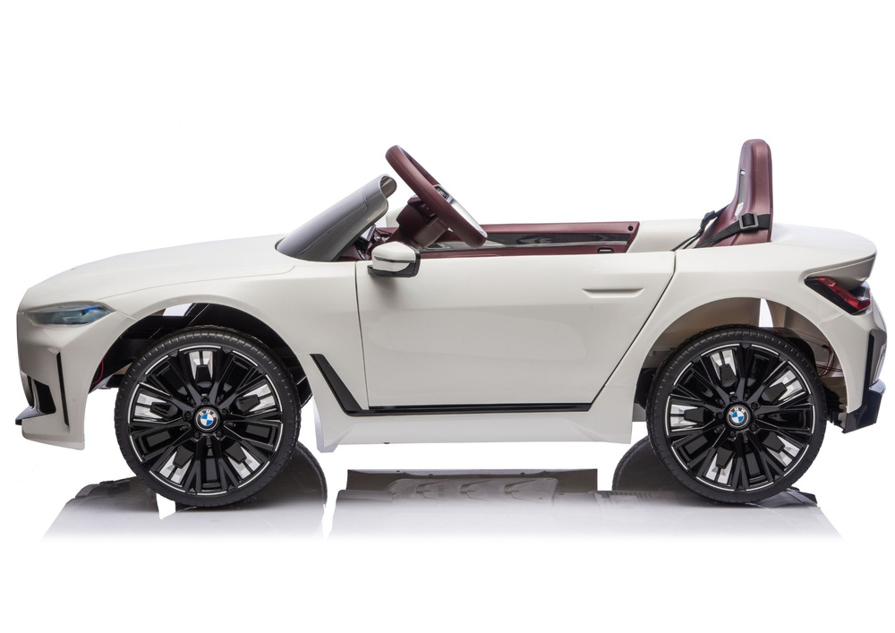 BMW I4 4x4 JE1009 Automobil na akumulator, bijeli