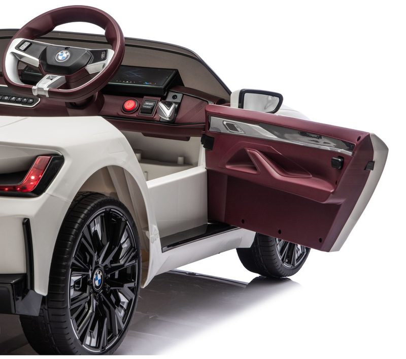 BMW I4 4x4 JE1009 Automobil na akumulator, bijeli