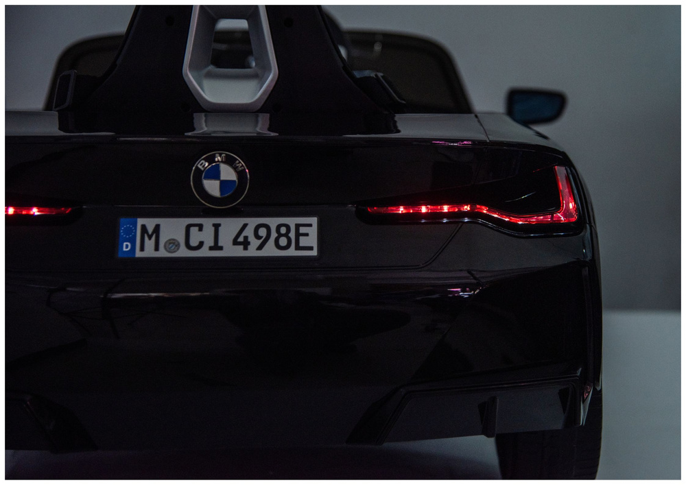 BMW I4 4x4 JE1009 Automobil na akumulator, crni