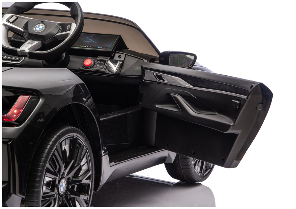 BMW I4 4x4 JE1009 Automobil na akumulator, crni