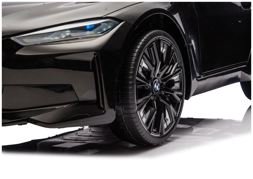 BMW I4 4x4 JE1009 Automobil na akumulator, crni