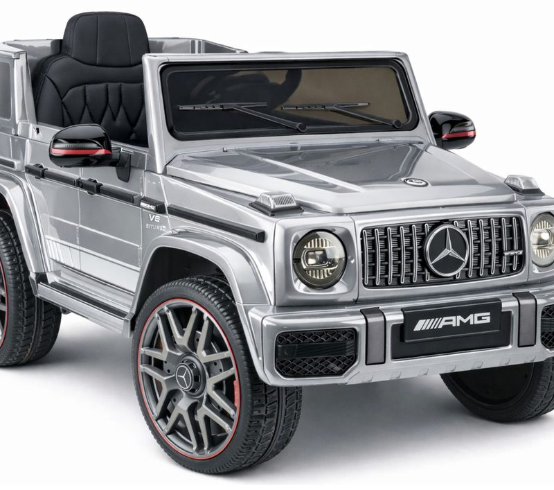 Mercedes AMG G 63 srebrno vozilo na akumulator