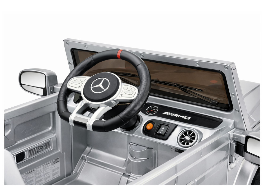 Mercedes AMG G 63 srebrno vozilo na akumulator