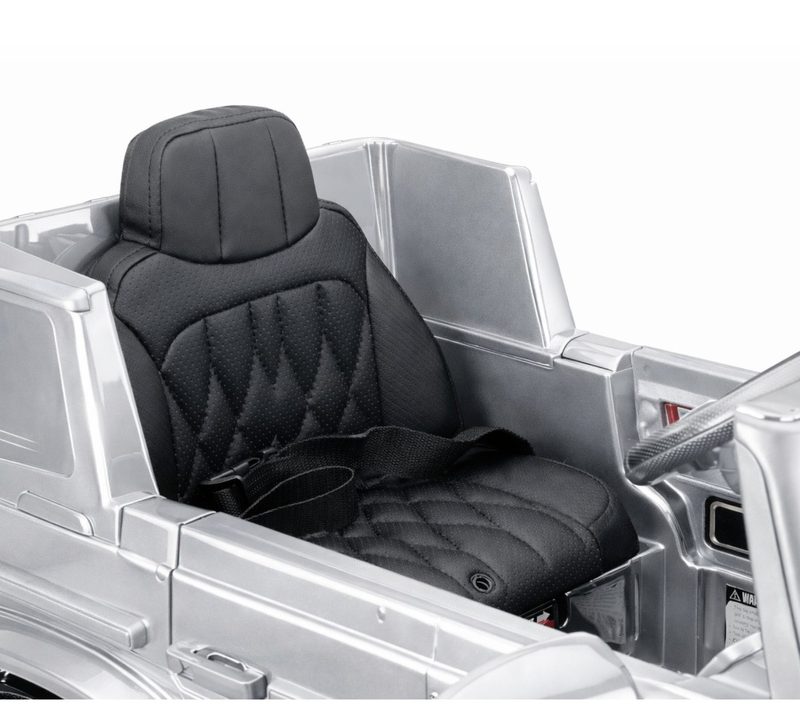 Mercedes AMG G 63 srebrno vozilo na akumulator