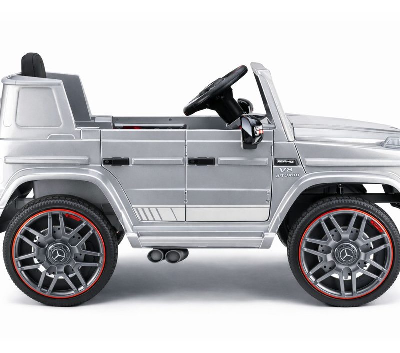 Mercedes AMG G 63 srebrno vozilo na akumulator