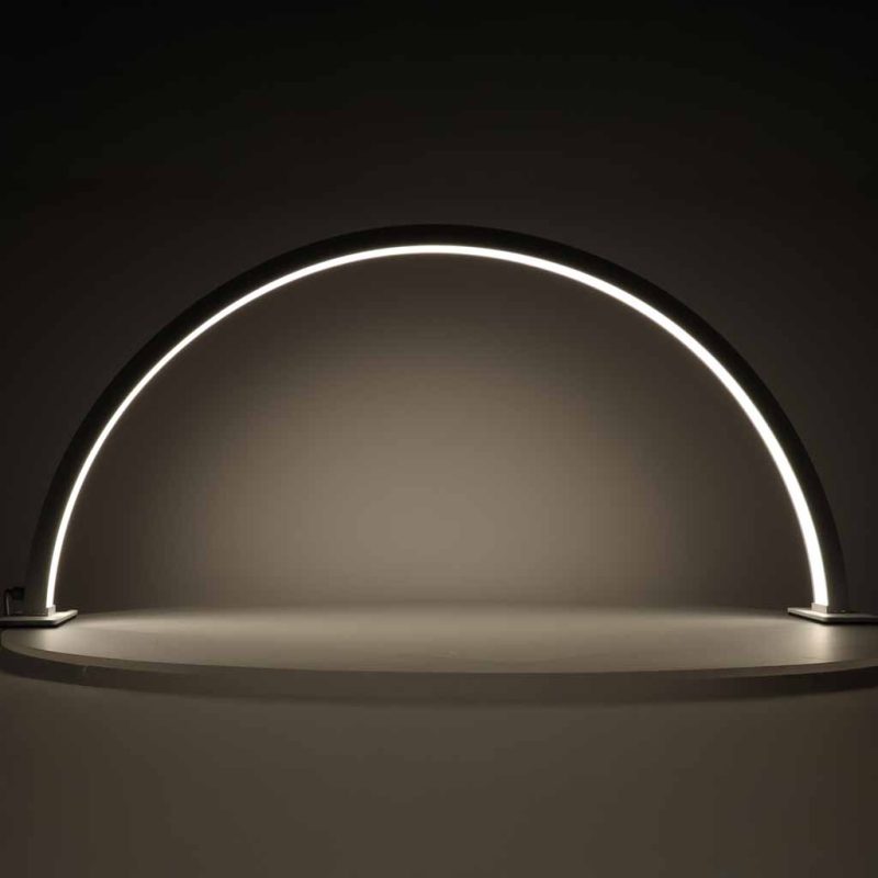 Zakrivljena LED stolna lampa za manikuru, 3 boje, zlatna