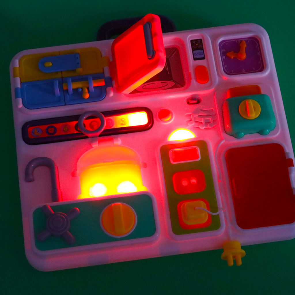 Sensory-manipulation-board-montessori-kitchen-clock-light-sound-171311 Montessori senzorička ploča za manipulaciju – kuhinja, sat, svjetlo i zvuk